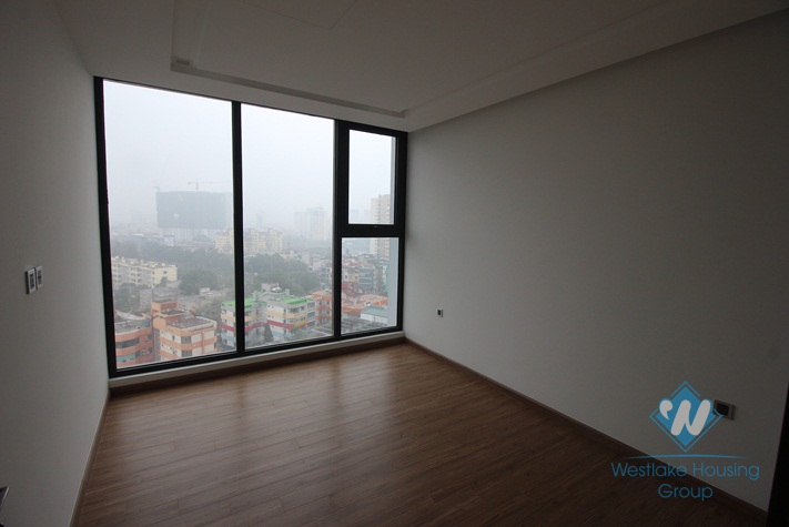 Waiting to be furnished four bedrooms apartment in Vinhome Metropolis, Ba Dinh district, Ha Noi